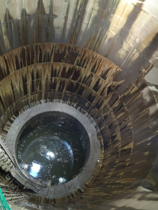 深さ70mの立坑